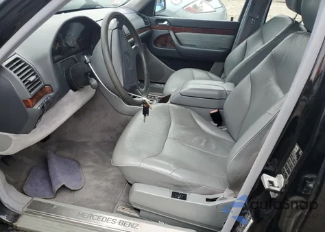 1999 Mercedes-Benz S 500 z USA, uszkodzony, nr VIN WDBGA51G9XA424896